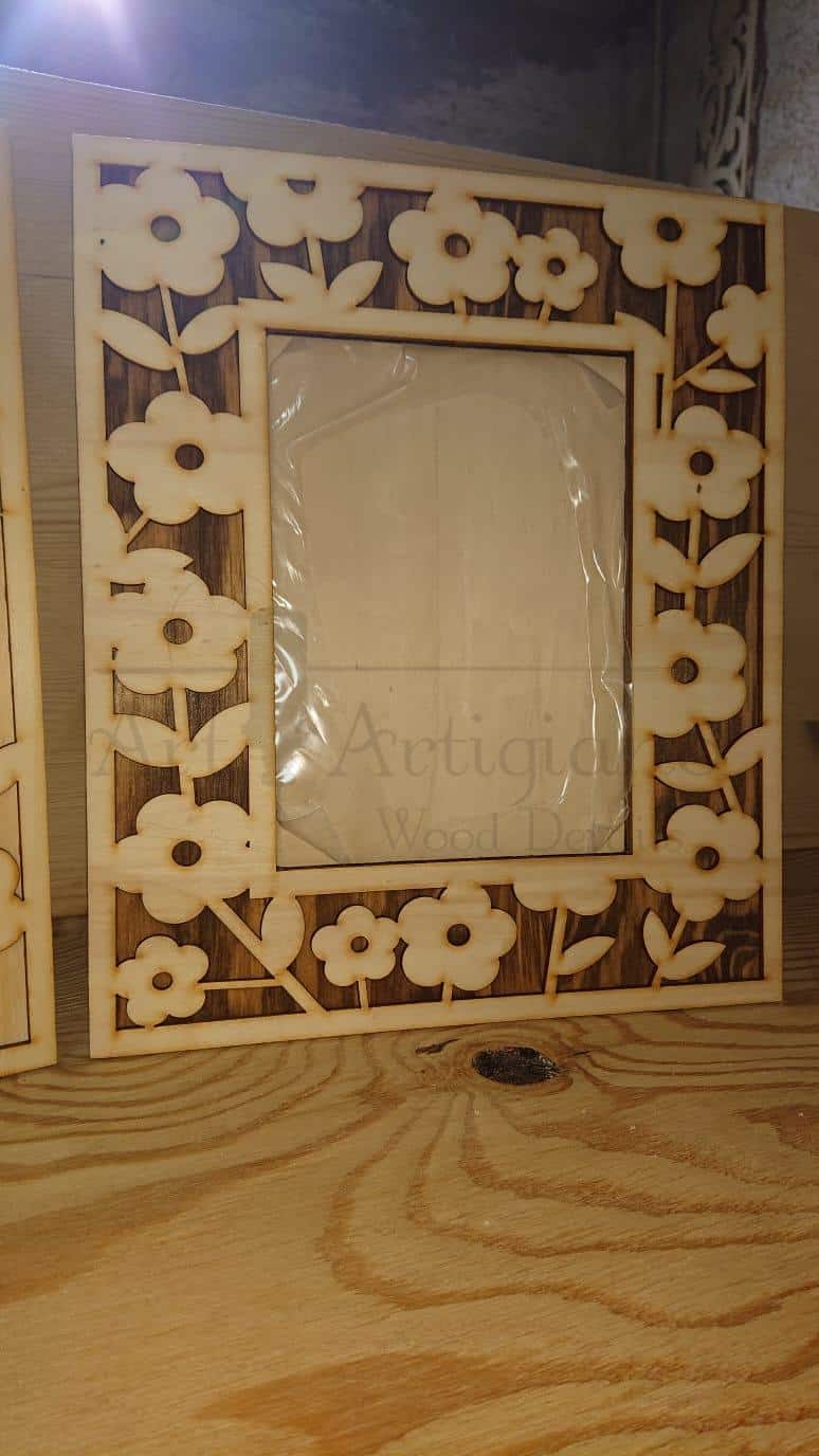 Portafoto da tavolo con disegno fiori - Art Artigiano