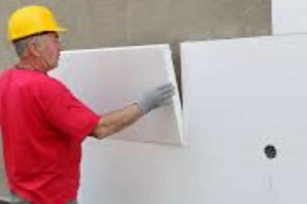 Pareti interne isolate senza lavori invasivi: il sistema dell’esperto per tagliare la bolletta Pareti interne isolate senza lavori invasivi: il sistema dell’esperto per tagliare la bolletta