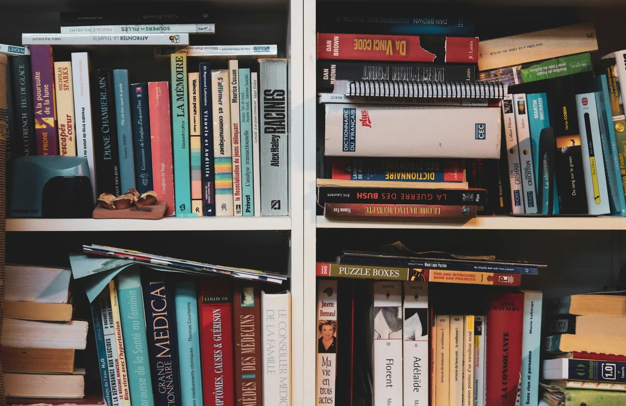 Come prevenire l’accumulo di polvere sui libri antichi: la guida del restauratore per giugno Come prevenire l’accumulo di polvere sui libri antichi: la guida del restauratore per giugno