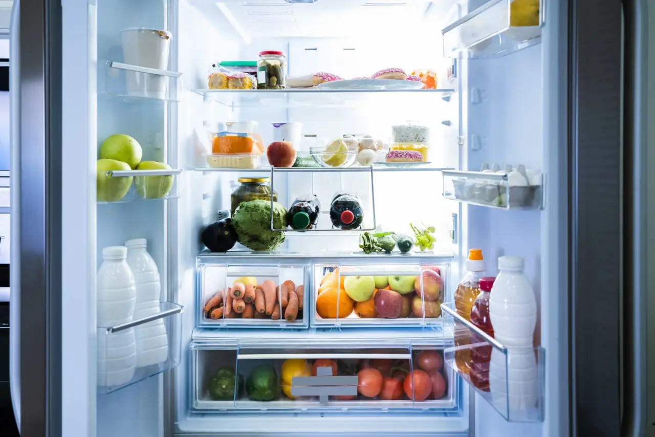 Come organizzare il frigorifero per evitare sprechi alimentari: la soluzione dell’esperto per giugno Come organizzare il frigorifero per evitare sprechi alimentari: la soluzione dell’esperto per giugno