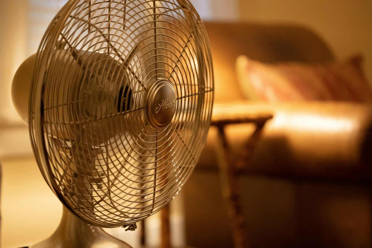 Come raffreddare la casa senza climatizzatore: le tre tecniche dell’ingegnere energetico per giugno Come raffreddare la casa senza climatizzatore: le tre tecniche dell’ingegnere energetico per giugno