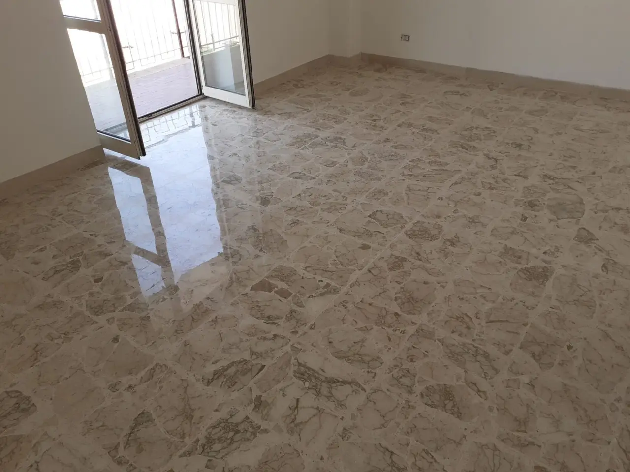 Come ottenere pavimenti brillanti e profumati senza usare detersivi chimici Come ottenere pavimenti brillanti e profumati senza usare detersivi chimici