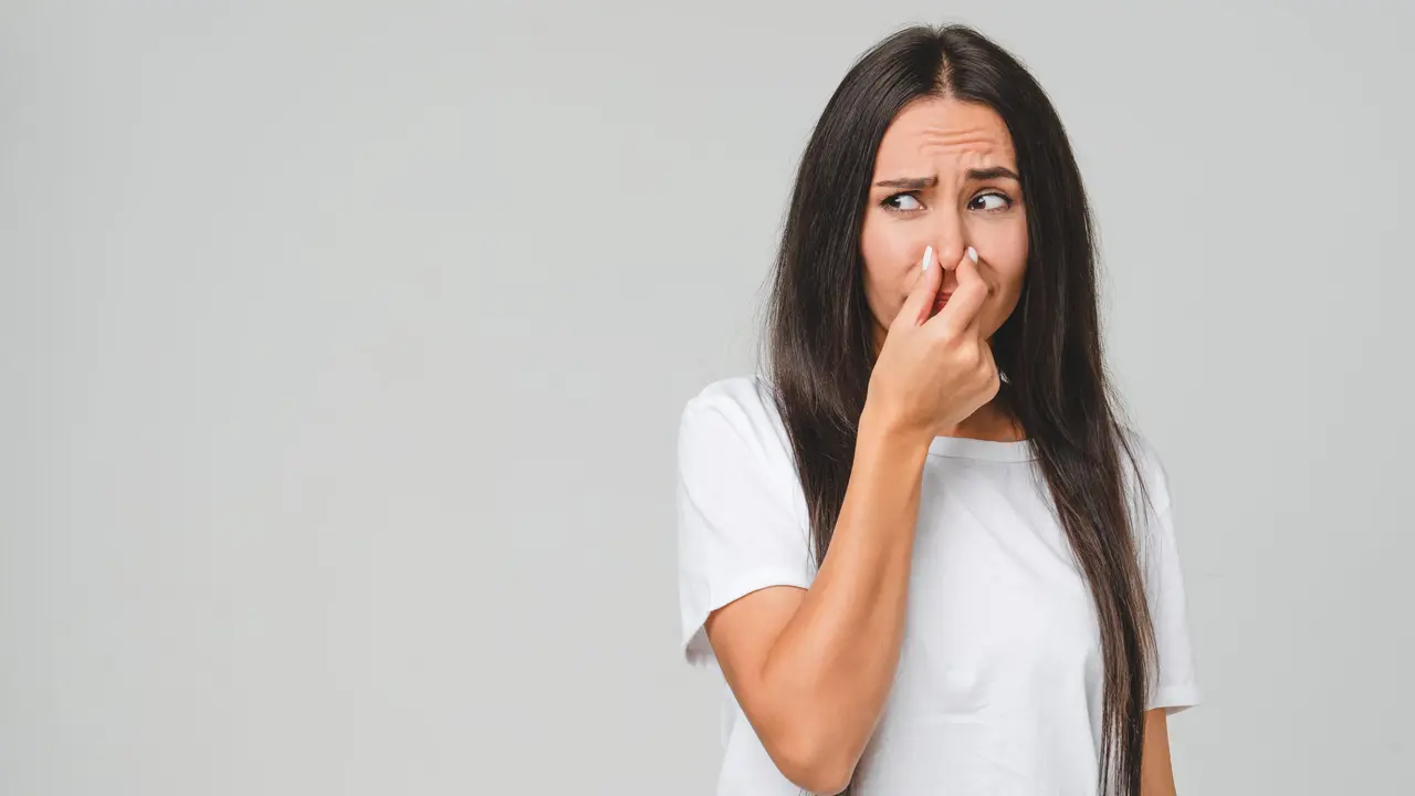 Mai mischiare questi due prodotti per il bagno: creano cattivo odore Mai mischiare questi due prodotti per il bagno: creano cattivo odore
