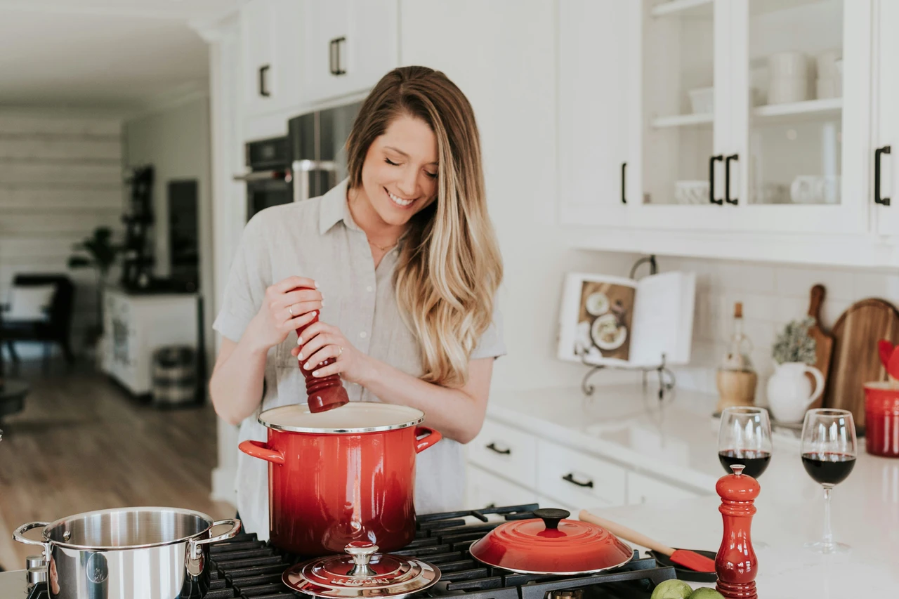 Come eliminare l’odore di frittura in cucina in meno di 10 minuti Come eliminare l’odore di frittura in cucina in meno di 10 minuti
