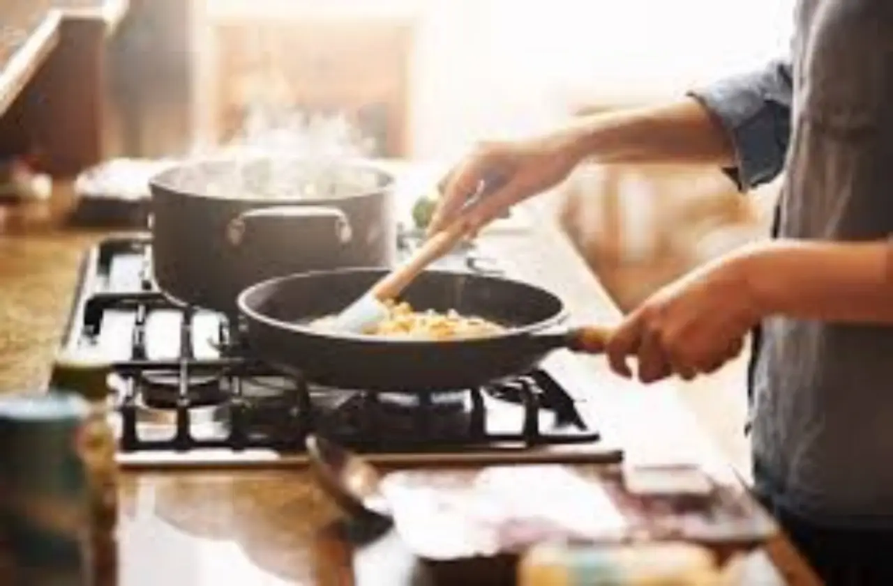 Come eliminare l’odore di frittura in cucina in meno di 10 minuti Come eliminare l’odore di frittura in cucina in meno di 10 minuti
