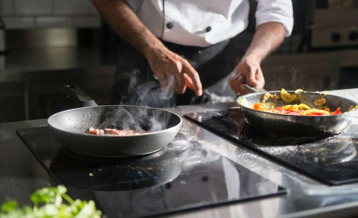 Come eliminare l’odore di frittura in cucina in meno di 10 minuti Come eliminare l’odore di frittura in cucina in meno di 10 minuti