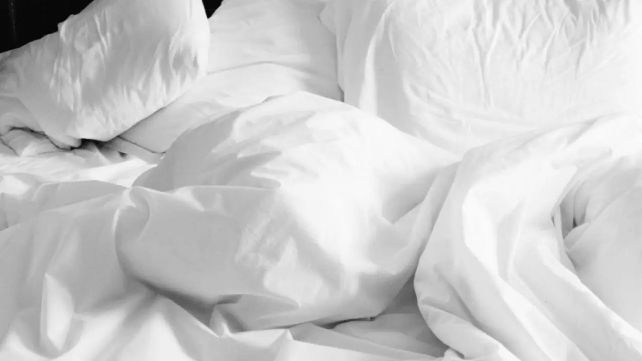 Organizza la biancheria da letto per l’estate: la strategia salvaspazio degli interior designer per giugno Organizza la biancheria da letto per l’estate: la strategia salvaspazio degli interior designer per giugno