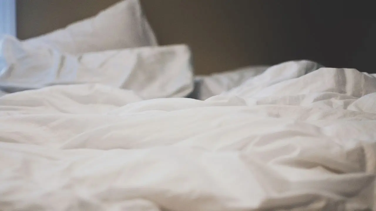 Organizza la biancheria da letto per l’estate: la strategia salvaspazio degli interior designer per giugno Organizza la biancheria da letto per l’estate: la strategia salvaspazio degli interior designer per giugno