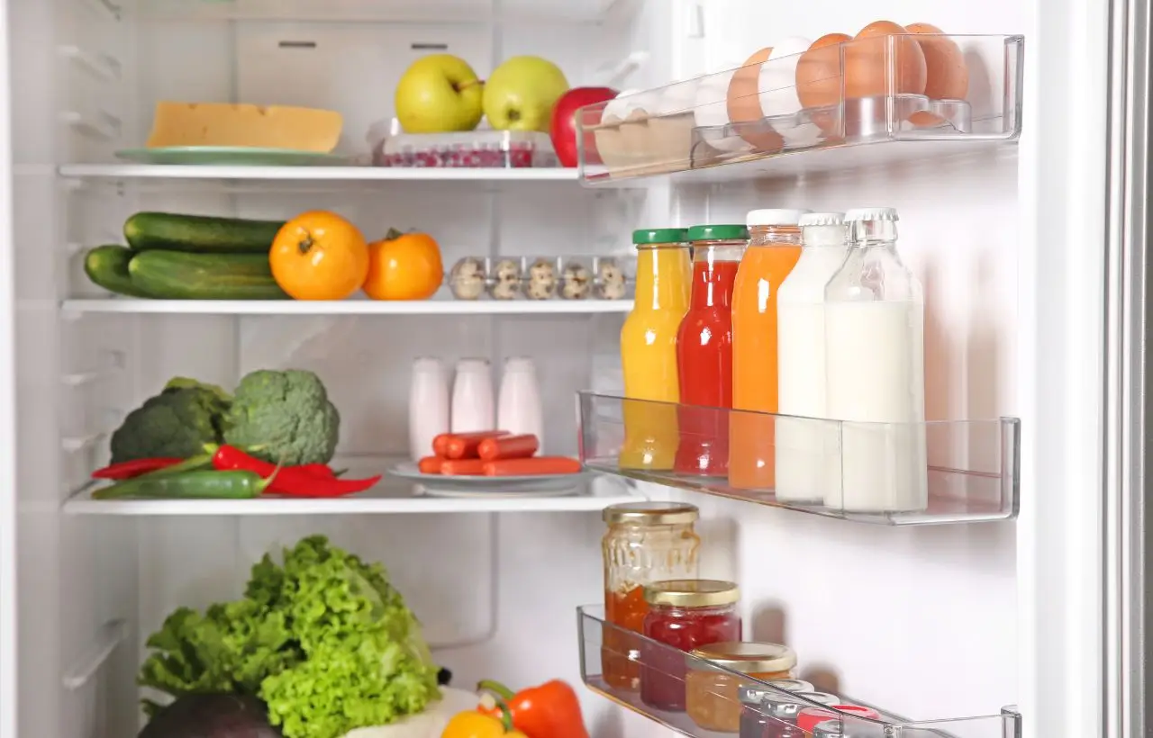 Come scegliere la posizione ideale del frigorifero per ridurre i consumi in estate: i consigli dell’elettricista Come scegliere la posizione ideale del frigorifero per ridurre i consumi in estate: i consigli dell’elettricista