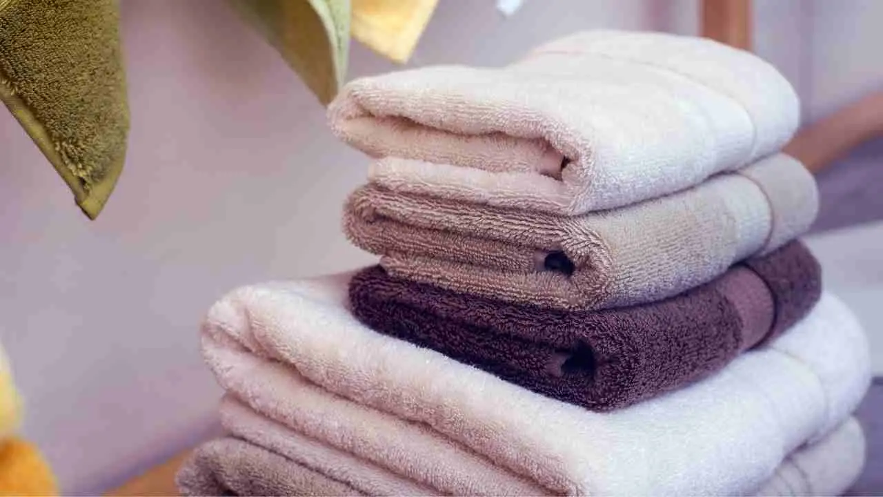 Organizza la biancheria da letto per l’estate: il sistema salvaspazio degli interior designer per camere sempre in ordine Organizza la biancheria da letto per l’estate: il sistema salvaspazio degli interior designer per camere sempre in ordine