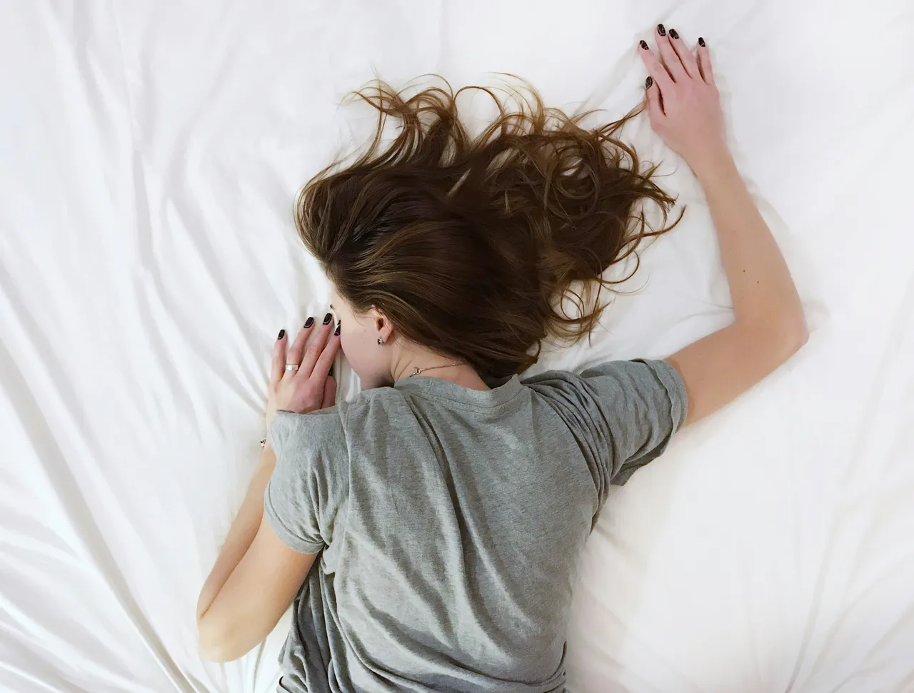 Non usare il ventilatore così: ecco perché di notte può peggiorare il sonno Non usare il ventilatore così: ecco perché di notte può peggiorare il sonno