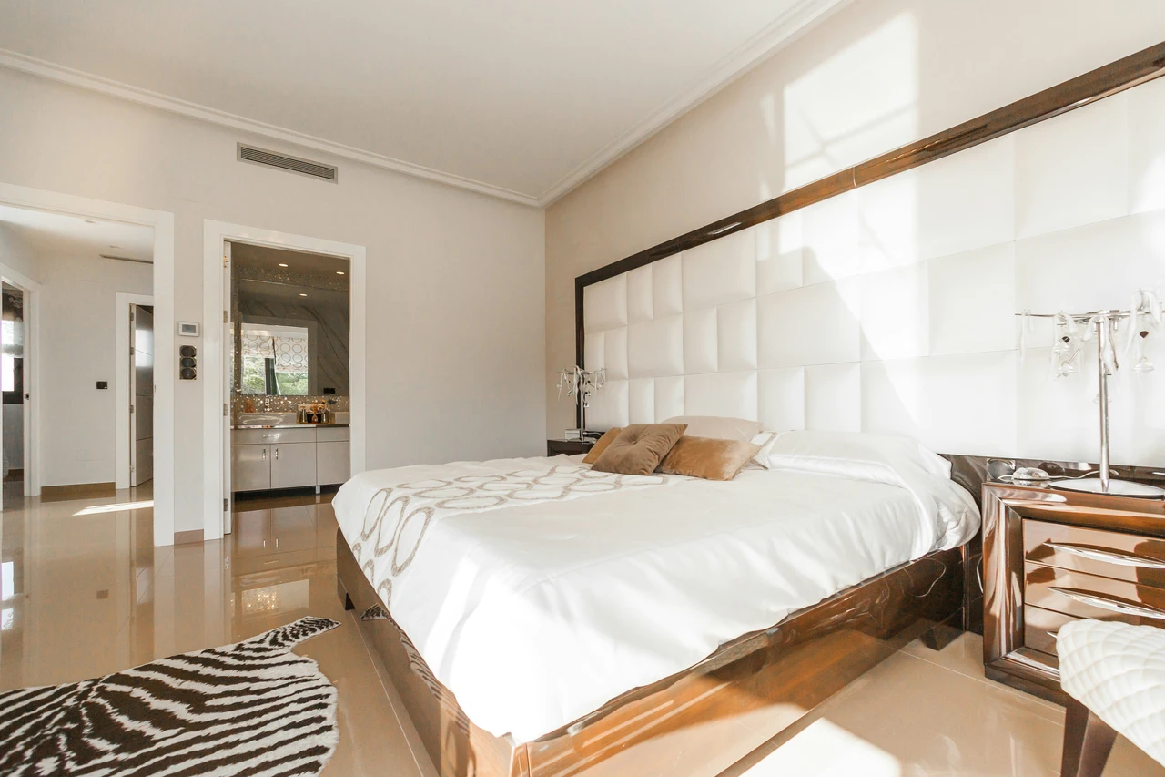 Camera da letto troppo calda? Il trucco naturale che usano gli hotel Camera da letto troppo calda? Il trucco naturale che usano gli hotel