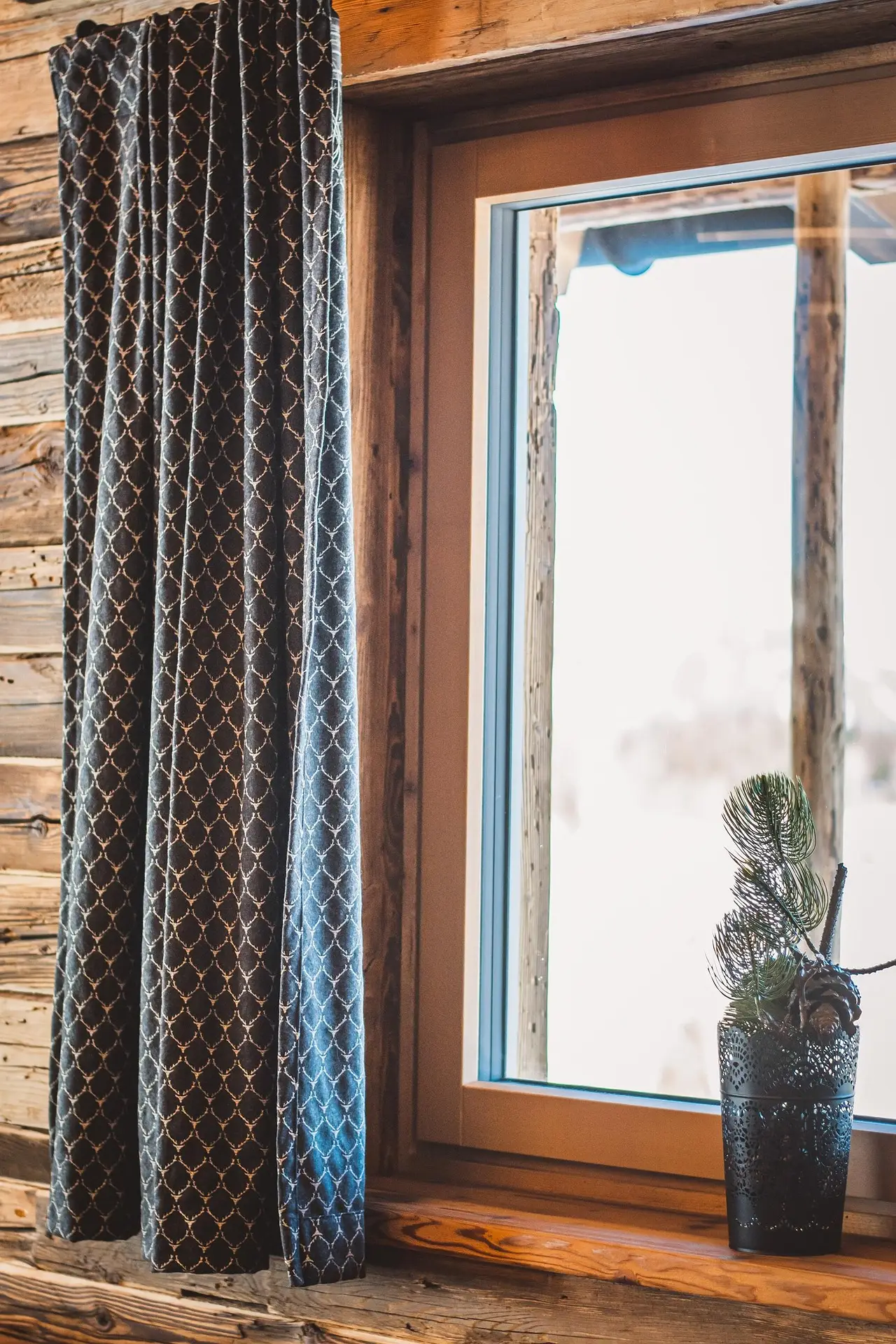 Come creare corrente naturale in casa: il trucco con due finestre Come creare corrente naturale in casa: il trucco con due finestre