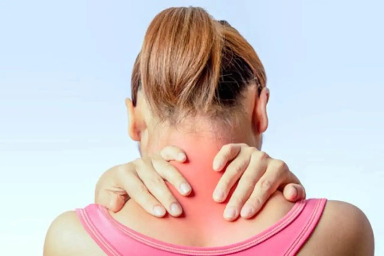 L’errore a tavola che peggiora i dolori cronici: riflettori sugli snack confezionati