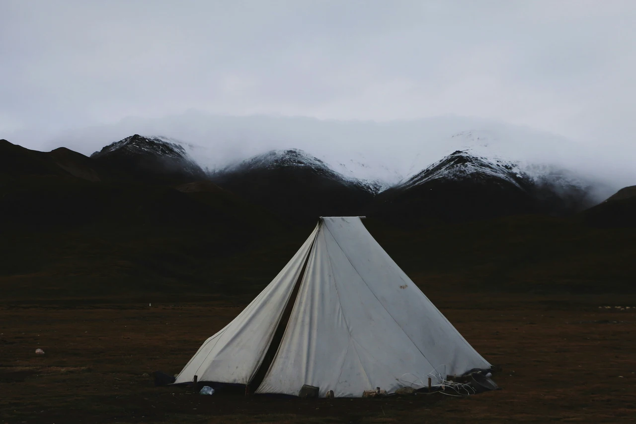 Il trucco dei monaci tibetani per dormire al fresco senza condizionatore Il trucco dei monaci tibetani per dormire al fresco senza condizionatore