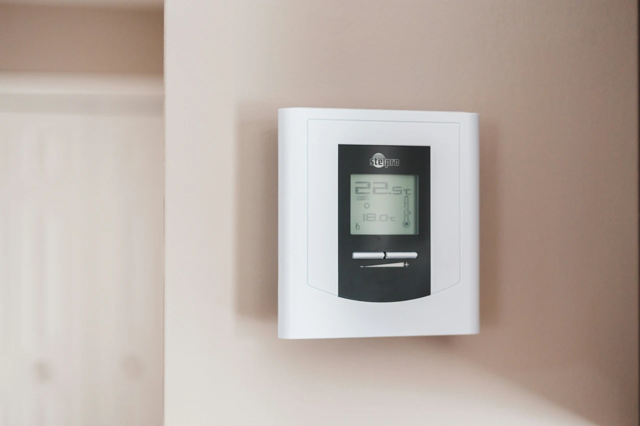 Non usare l’acqua fredda per rinfrescare la casa: l’errore che peggiora la temperatura Non usare l’acqua fredda per rinfrescare la casa: l’errore che peggiora la temperatura