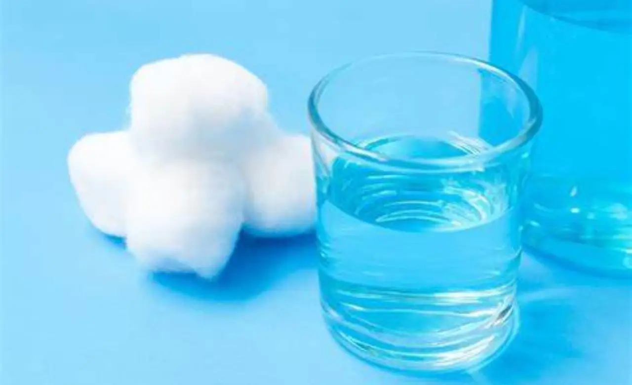 Come eliminare l’odore di chiuso dai cassetti: il trucco con il cotone usato negli hotel Come eliminare l’odore di chiuso dai cassetti: il trucco con il cotone usato negli hotel