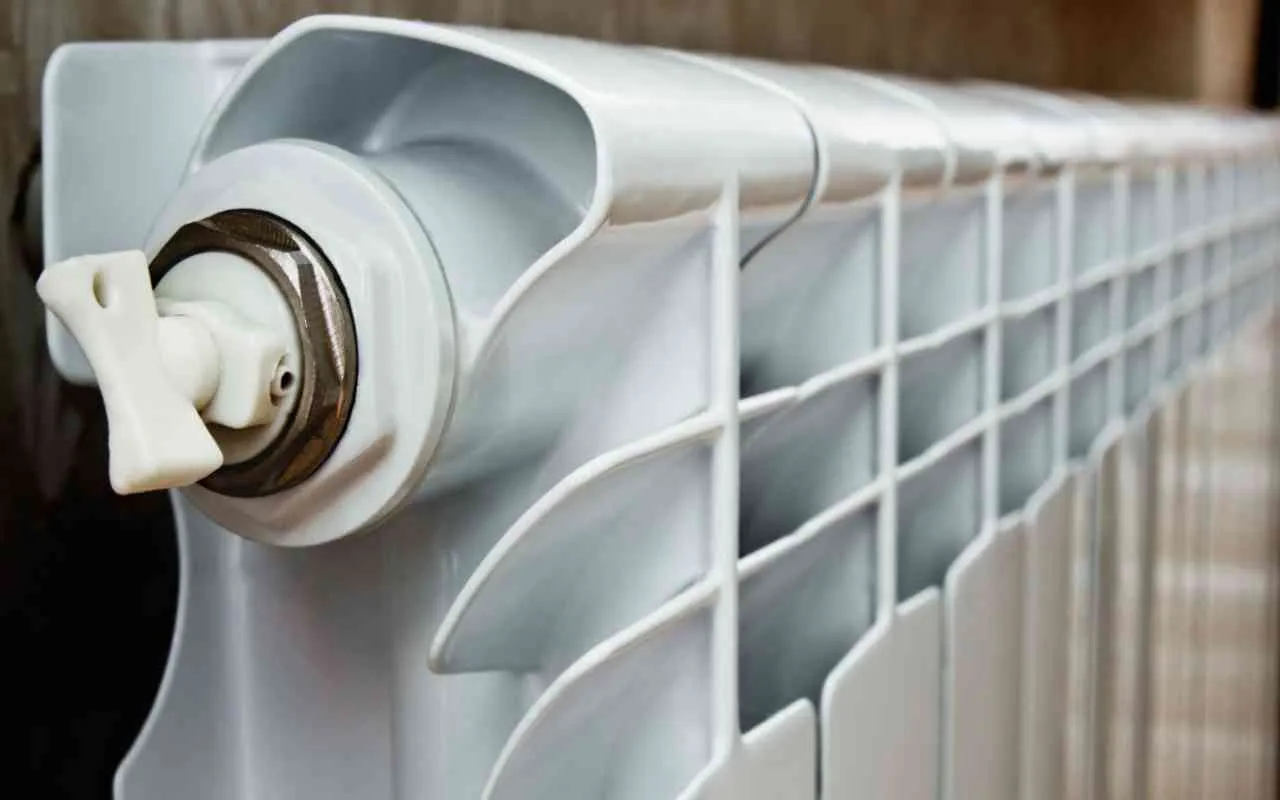 Bucce di limone sul termosifone: la svolta invernale per rendere unico il profumo di casa Bucce di limone sul termosifone: la svolta invernale per rendere unico il profumo di casa
