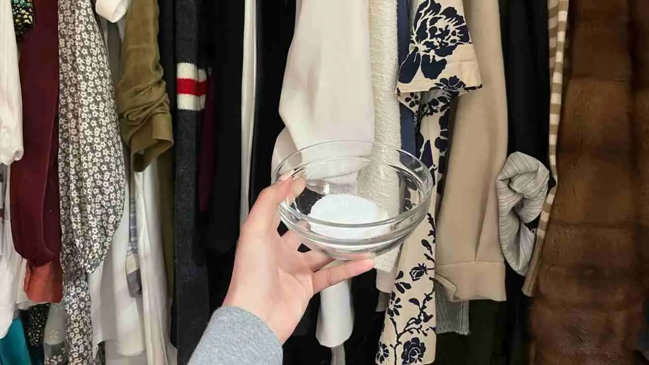 Usi mai il sapone di Marsiglia negli armadi? Un trucco per capi che sorprendono Usi mai il sapone di Marsiglia negli armadi? Un trucco per capi che sorprendono