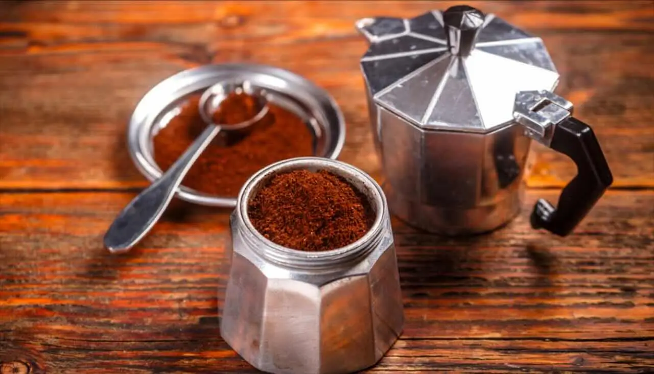 Il segreto del caffè in polvere contro gli odori in cucina: l’effetto che sorprende Il segreto del caffè in polvere contro gli odori in cucina: l’effetto che sorprende