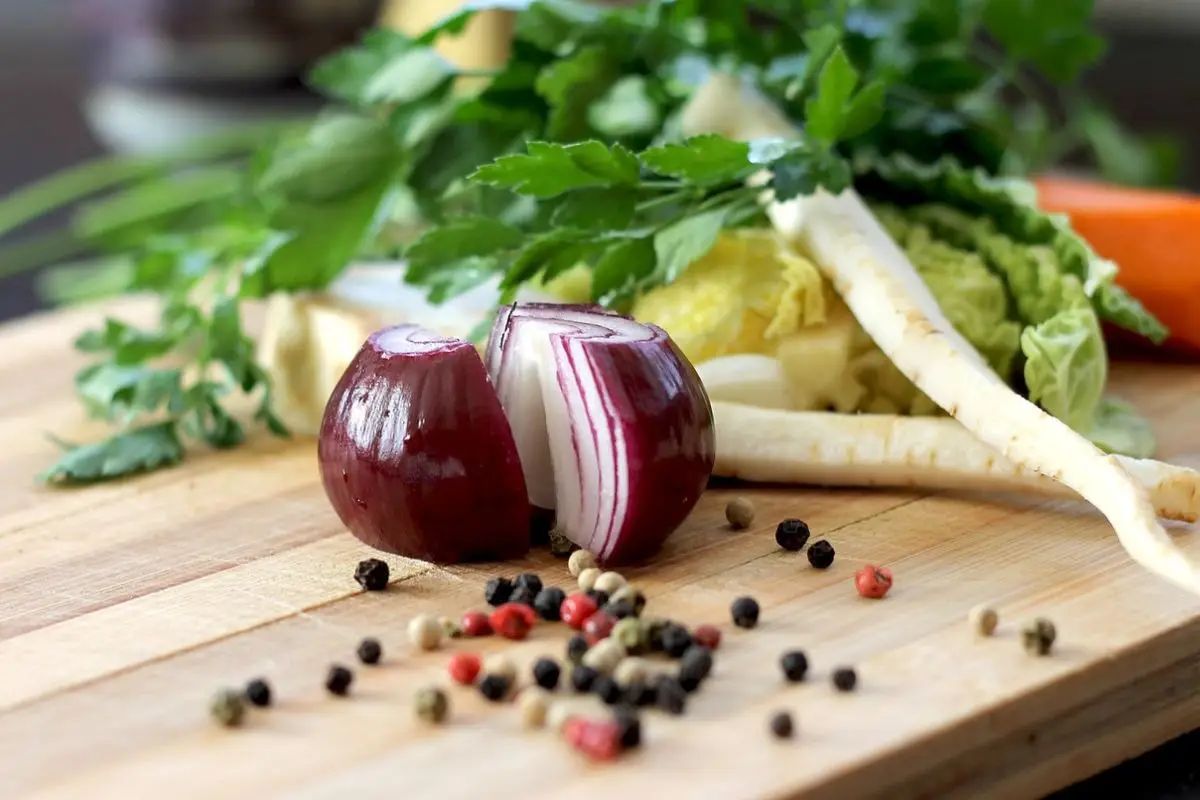 Scopri subito l’ingrediente naturale che elimina gli odori persistenti in cucina Scopri subito l’ingrediente naturale che elimina gli odori persistenti in cucina