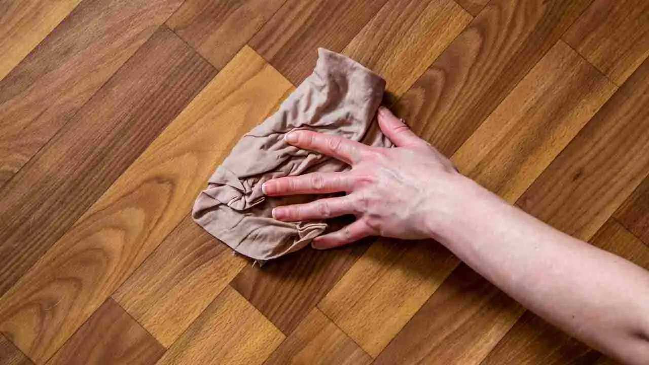 Quali errori evitare durante la pulizia dei pavimenti in parquet per preservarli meglio Quali errori evitare durante la pulizia dei pavimenti in parquet per preservarli meglio